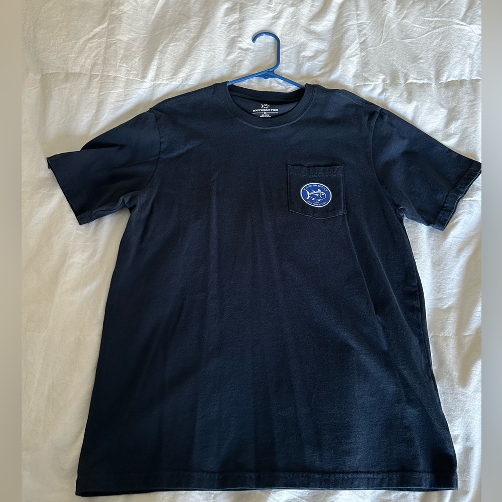 Southern Tide navy pocket T-shirt